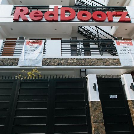 Reddoorz At Dbuilders Rooms Bangkal Makati Makati City Екстериор снимка
