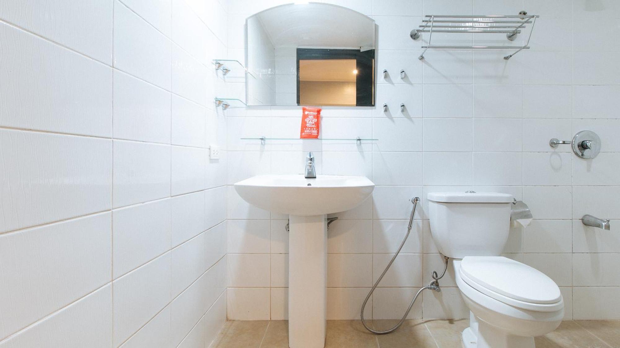 Reddoorz At Dbuilders Rooms Bangkal Makati Makati City Екстериор снимка