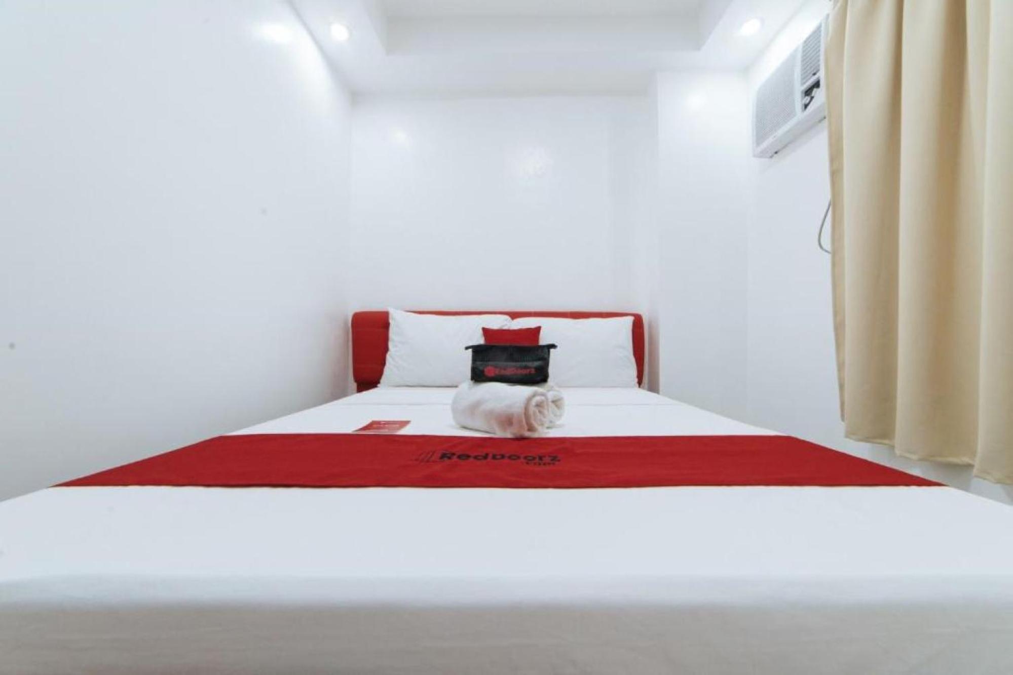 Reddoorz At Dbuilders Rooms Bangkal Makati Makati City Екстериор снимка