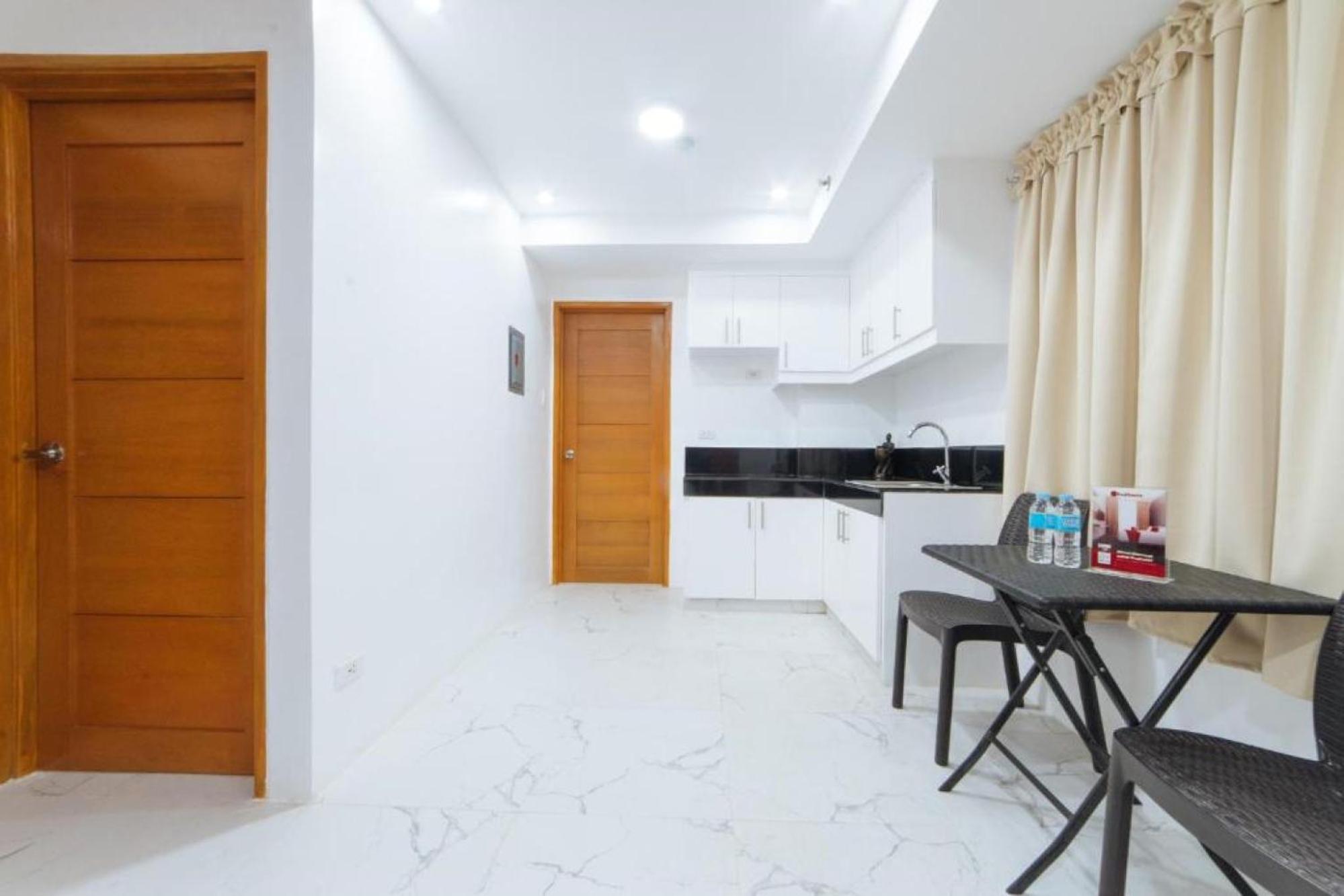 Reddoorz At Dbuilders Rooms Bangkal Makati Makati City Екстериор снимка