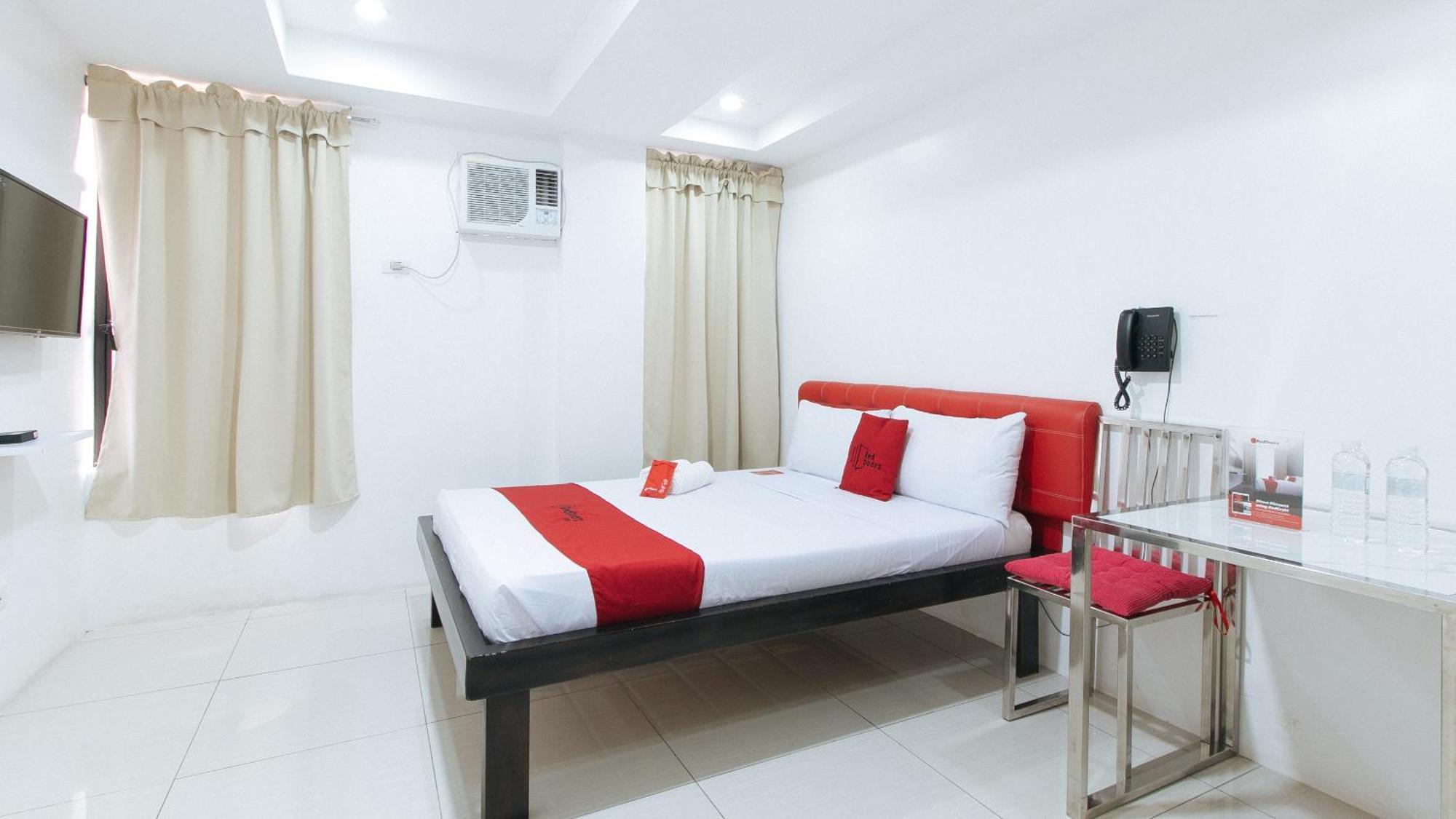 Reddoorz At Dbuilders Rooms Bangkal Makati Makati City Екстериор снимка