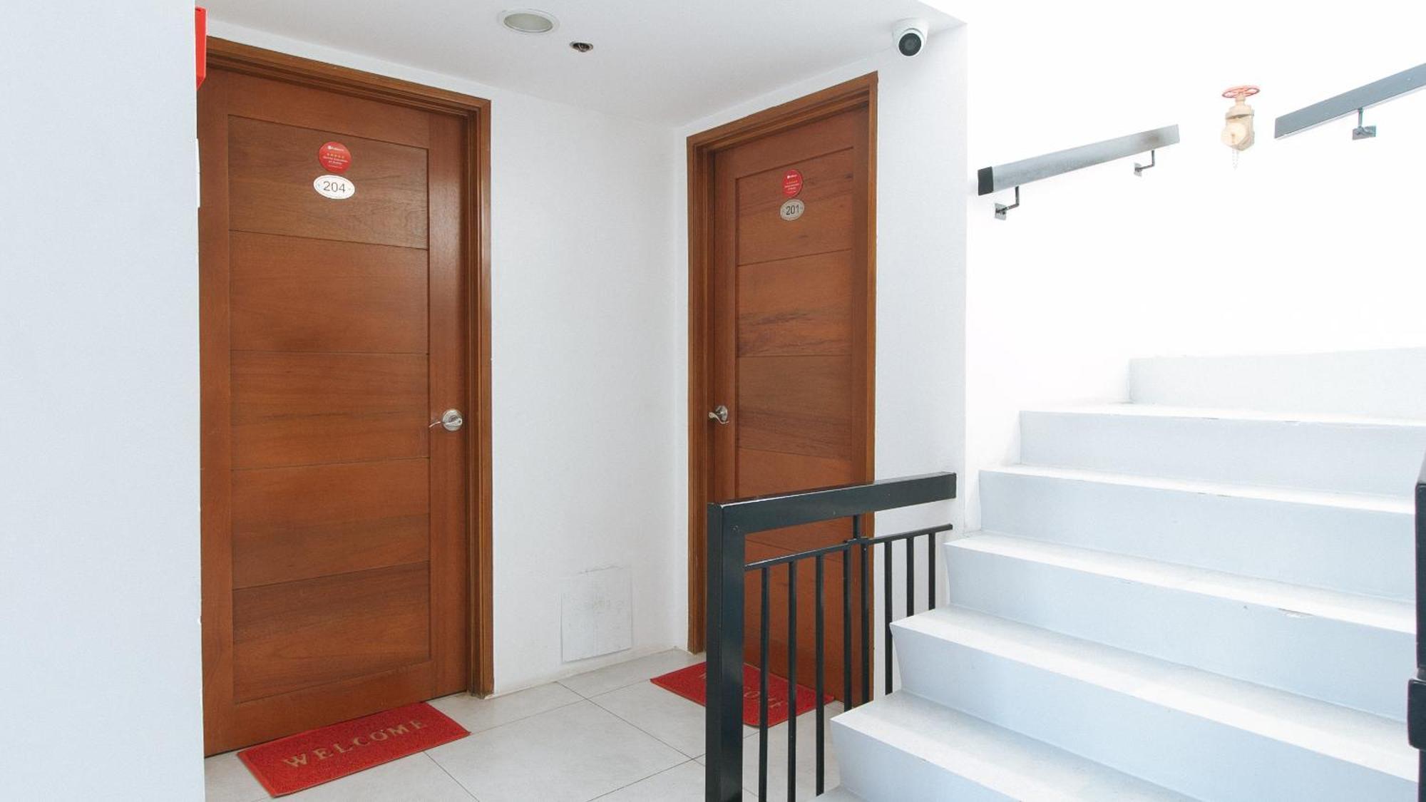 Reddoorz At Dbuilders Rooms Bangkal Makati Makati City Екстериор снимка